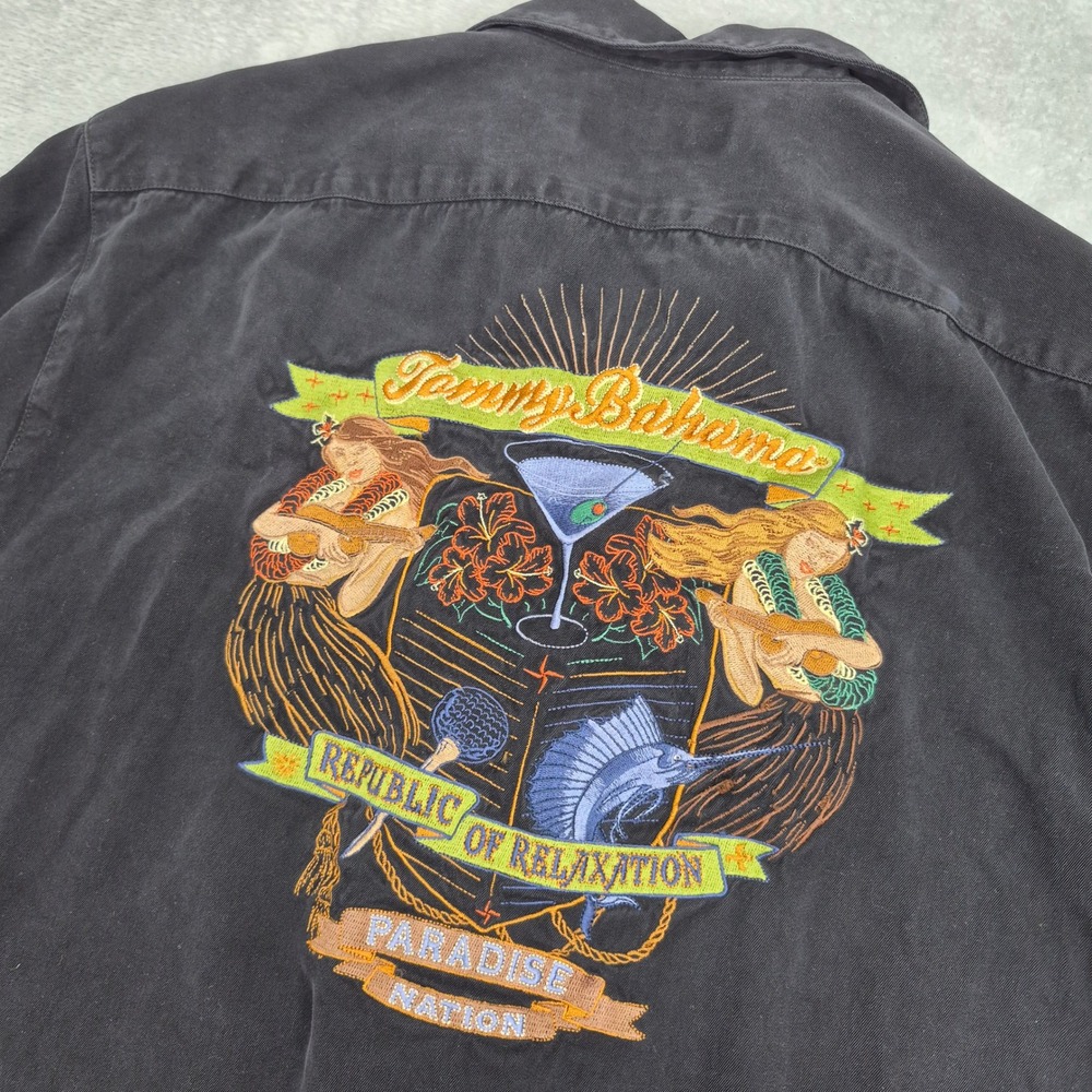 100% Silk Tommy Bahama Embroidered Men M Camp Shirt Black Short Sleeve Button Up